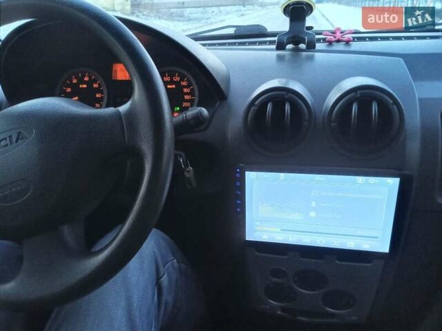 Серый Дачия Логан, объемом двигателя 1.5 л и пробегом 200 тыс. км за 6000 $, фото 1 на Automoto.ua