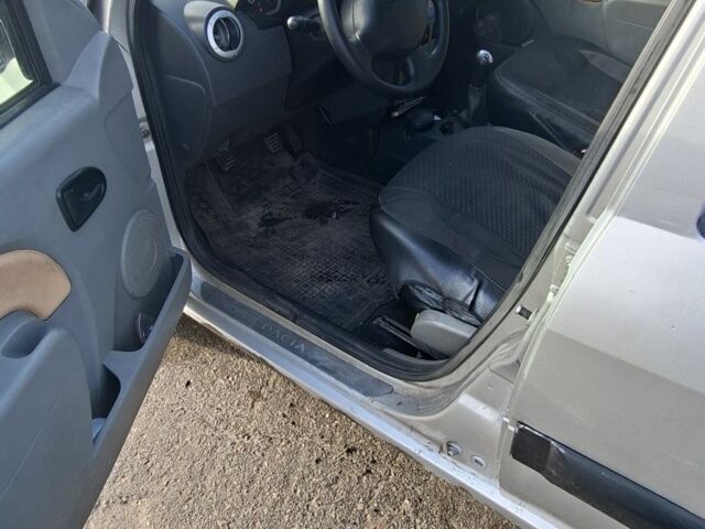 Серый Дачия Логан, объемом двигателя 0 л и пробегом 256 тыс. км за 4100 $, фото 4 на Automoto.ua