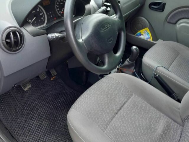 Серый Дачия Логан, объемом двигателя 1.6 л и пробегом 250 тыс. км за 6000 $, фото 9 на Automoto.ua