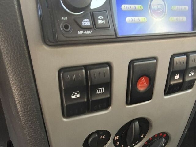 Серый Дачия Логан, объемом двигателя 0 л и пробегом 256 тыс. км за 4100 $, фото 6 на Automoto.ua