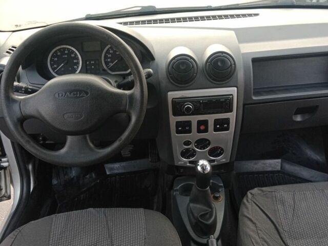 Серый Дачия Логан, объемом двигателя 1.6 л и пробегом 291 тыс. км за 3910 $, фото 10 на Automoto.ua