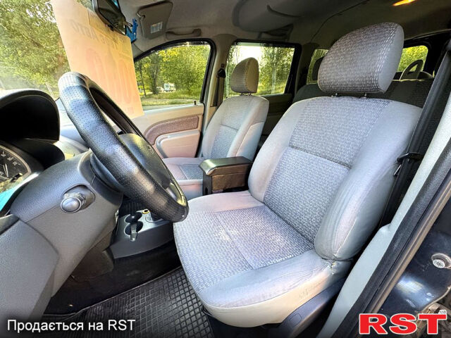 Серый Дачия Логан, объемом двигателя 1.5 л и пробегом 242 тыс. км за 6700 $, фото 9 на Automoto.ua