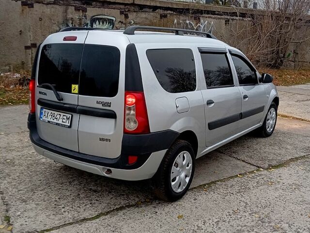 Серый Дачия Логан, объемом двигателя 1.6 л и пробегом 0 тыс. км за 5300 $, фото 5 на Automoto.ua