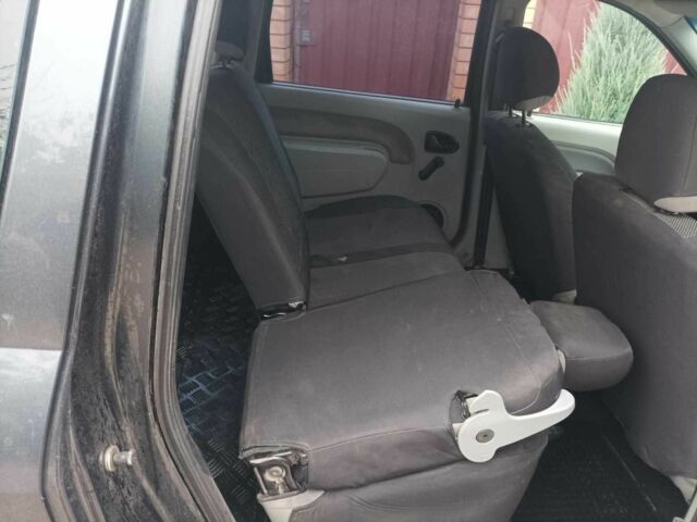 Серый Дачия Логан, объемом двигателя 1.6 л и пробегом 245 тыс. км за 3545 $, фото 5 на Automoto.ua