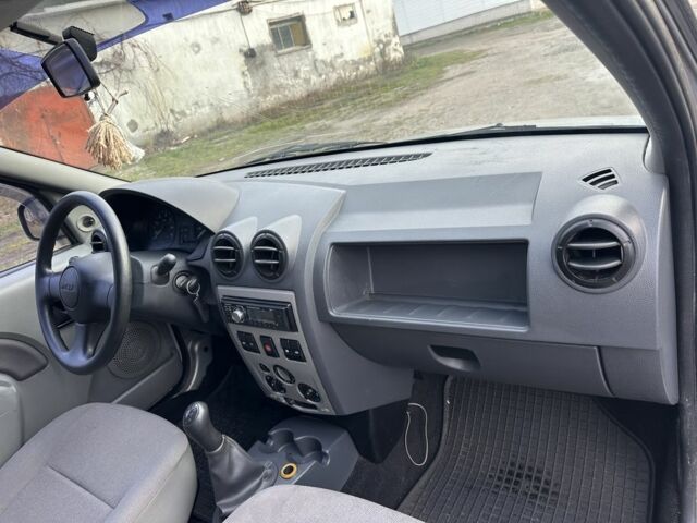 Серый Дачия Логан, объемом двигателя 1.6 л и пробегом 203 тыс. км за 3700 $, фото 7 на Automoto.ua