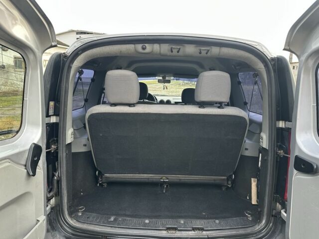 Серый Дачия Логан, объемом двигателя 1.6 л и пробегом 203 тыс. км за 3700 $, фото 21 на Automoto.ua