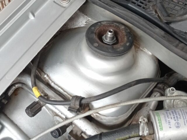 Сірий Дачія Logan, об'ємом двигуна 1.6 л та пробігом 278 тис. км за 6000 $, фото 4 на Automoto.ua