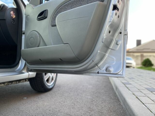 Серый Дачия Логан, объемом двигателя 0 л и пробегом 197 тыс. км за 4699 $, фото 18 на Automoto.ua