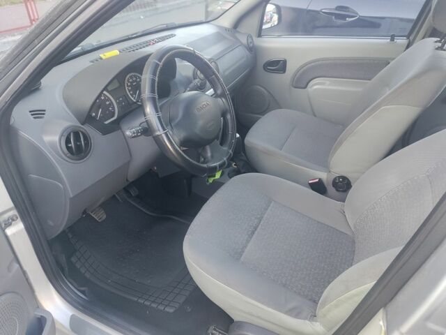 Серый Дачия Логан, объемом двигателя 1.6 л и пробегом 198 тыс. км за 3500 $, фото 7 на Automoto.ua