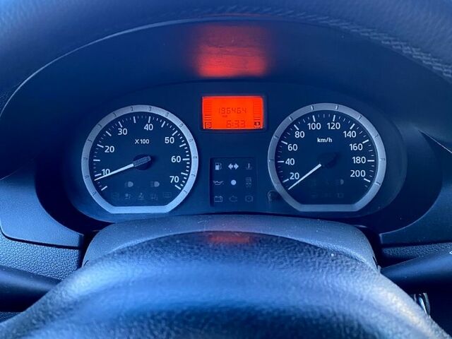 Сірий Дачія Logan, об'ємом двигуна 1.6 л та пробігом 196 тис. км за 3900 $, фото 9 на Automoto.ua