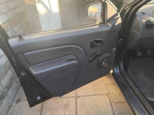 Сірий Дачія Logan, об'ємом двигуна 1.6 л та пробігом 172 тис. км за 3450 $, фото 10 на Automoto.ua