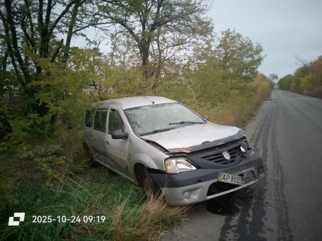 Сірий Дачія Logan, об'ємом двигуна 1.6 л та пробігом 180 тис. км за 1500 $, фото 1 на Automoto.ua