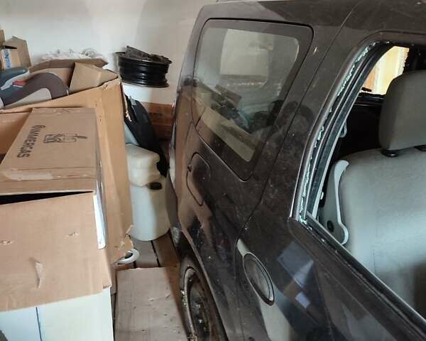 Серый Дачия Логан, объемом двигателя 1.39 л и пробегом 150 тыс. км за 1300 $, фото 4 на Automoto.ua