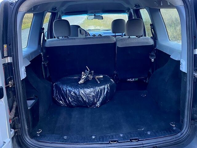 Сірий Дачія Logan, об'ємом двигуна 1.6 л та пробігом 196 тис. км за 3900 $, фото 3 на Automoto.ua