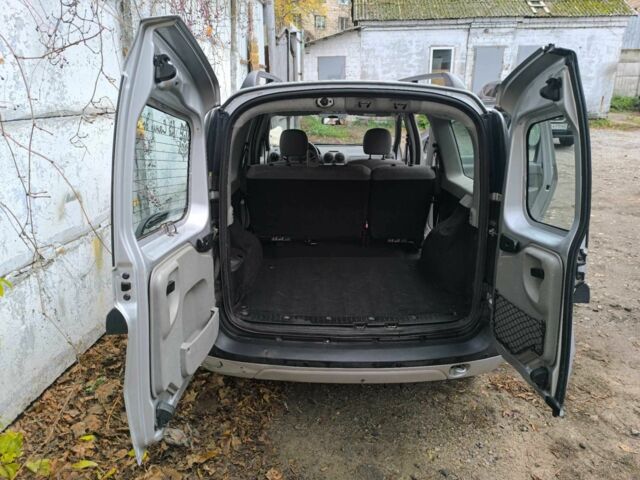 Серый Дачия Логан, объемом двигателя 1.6 л и пробегом 276 тыс. км за 2100 $, фото 9 на Automoto.ua