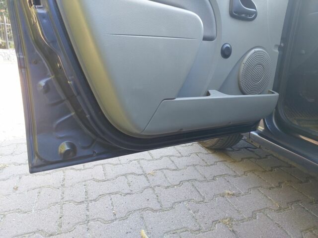 Серый Дачия Логан, объемом двигателя 1.6 л и пробегом 202 тыс. км за 4500 $, фото 5 на Automoto.ua