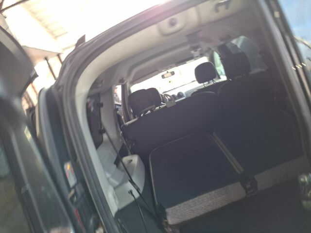 Сірий Дачія Logan, об'ємом двигуна 1.6 л та пробігом 315 тис. км за 4500 $, фото 2 на Automoto.ua