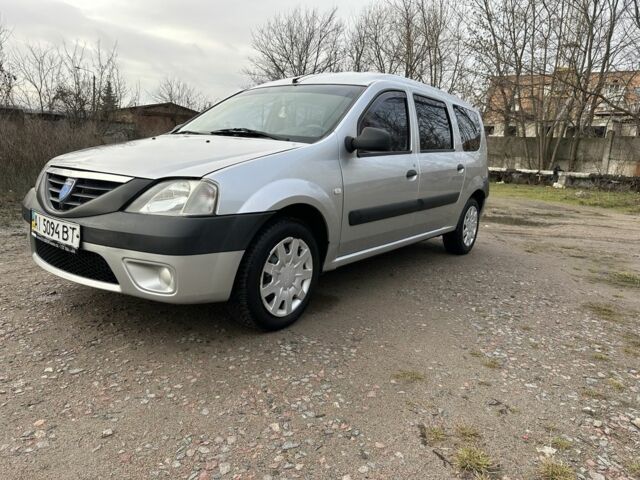 Серый Дачия Логан, объемом двигателя 1.6 л и пробегом 203 тыс. км за 3700 $, фото 16 на Automoto.ua