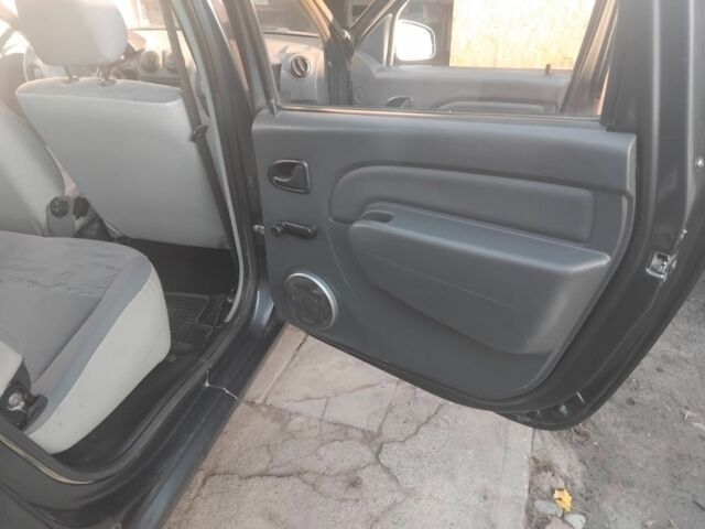 Сірий Дачія Logan, об'ємом двигуна 1.6 л та пробігом 172 тис. км за 3450 $, фото 11 на Automoto.ua