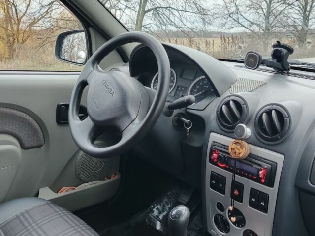 Серый Дачия Логан, объемом двигателя 1.6 л и пробегом 227 тыс. км за 4750 $, фото 5 на Automoto.ua