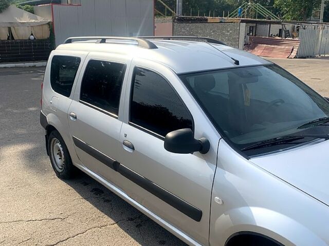 Серый Дачия Логан, объемом двигателя 1.6 л и пробегом 162 тыс. км за 5500 $, фото 8 на Automoto.ua