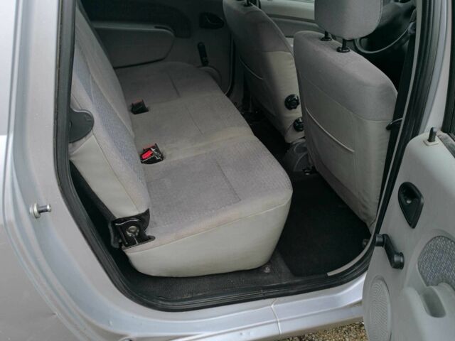 Серый Дачия Логан, объемом двигателя 1.6 л и пробегом 276 тыс. км за 2100 $, фото 10 на Automoto.ua