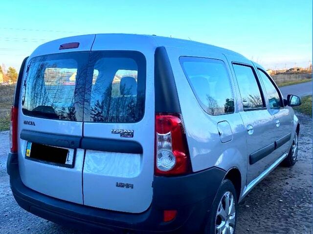 Сірий Дачія Logan, об'ємом двигуна 1.6 л та пробігом 196 тис. км за 3900 $, фото 1 на Automoto.ua