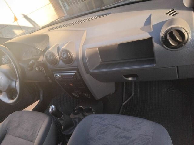 Сірий Дачія Logan, об'ємом двигуна 1.6 л та пробігом 172 тис. км за 3450 $, фото 8 на Automoto.ua