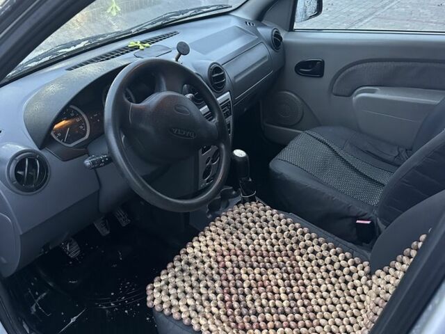 Серый Дачия Логан, объемом двигателя 1.5 л и пробегом 180 тыс. км за 3600 $, фото 4 на Automoto.ua