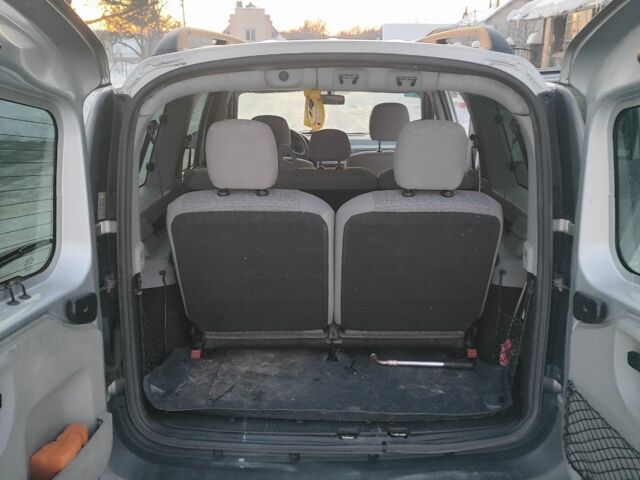 Сірий Дачія Logan, об'ємом двигуна 1.5 л та пробігом 330 тис. км за 3800 $, фото 10 на Automoto.ua