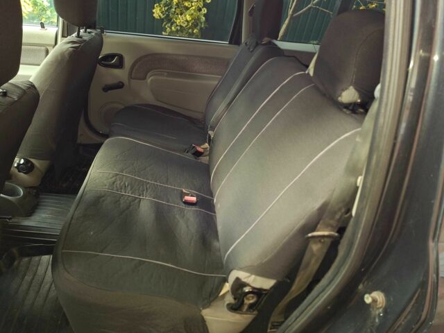 Сірий Дачія Logan, об'ємом двигуна 1.6 л та пробігом 315 тис. км за 4500 $, фото 6 на Automoto.ua