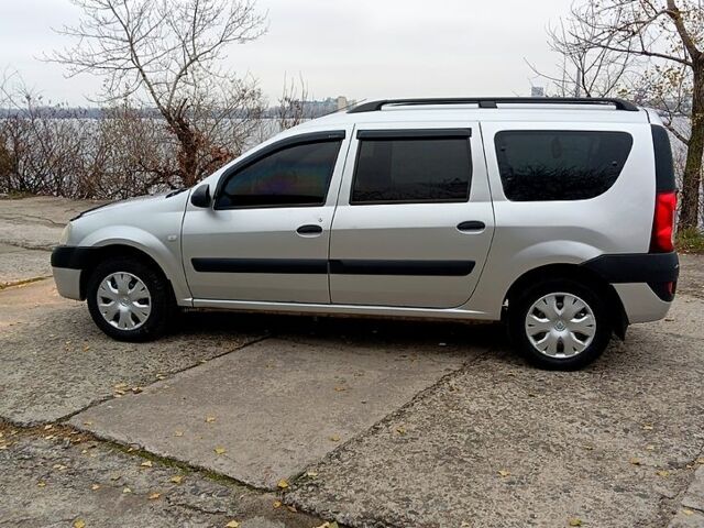 Серый Дачия Логан, объемом двигателя 1.6 л и пробегом 0 тыс. км за 5300 $, фото 6 на Automoto.ua