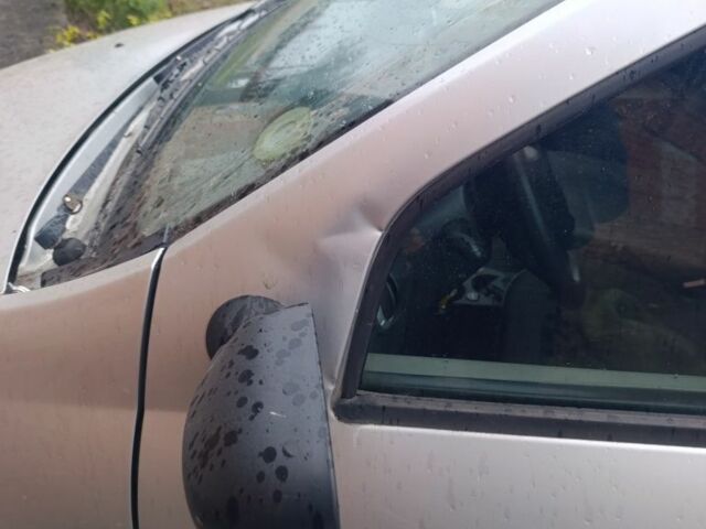 Сірий Дачія Logan, об'ємом двигуна 1.6 л та пробігом 200 тис. км за 2250 $, фото 6 на Automoto.ua