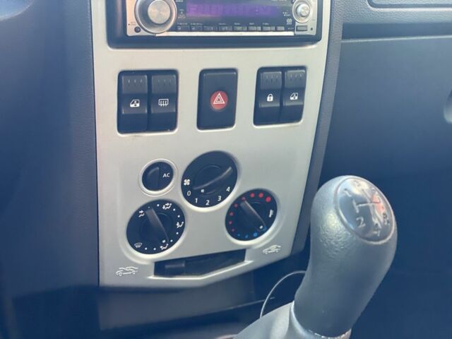 Серый Дачия Логан, объемом двигателя 0 л и пробегом 197 тыс. км за 4699 $, фото 11 на Automoto.ua