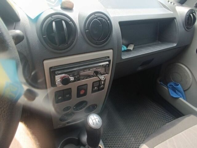 Сірий Дачія Logan, об'ємом двигуна 1.6 л та пробігом 314 тис. км за 3700 $, фото 5 на Automoto.ua