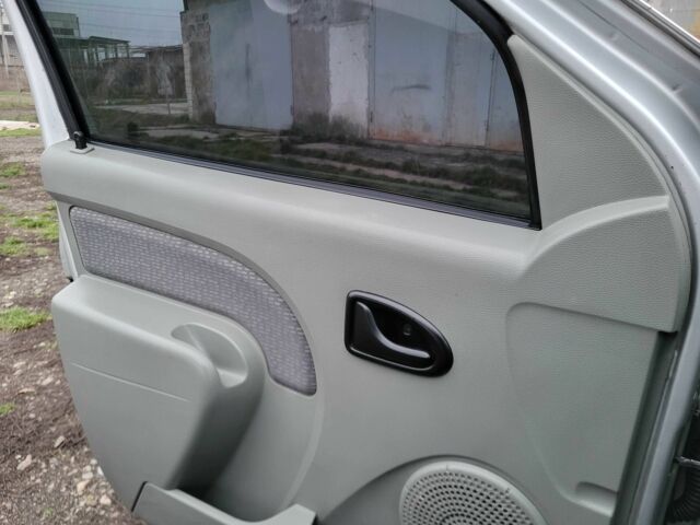 Серый Дачия Логан, объемом двигателя 1.6 л и пробегом 164 тыс. км за 5300 $, фото 20 на Automoto.ua