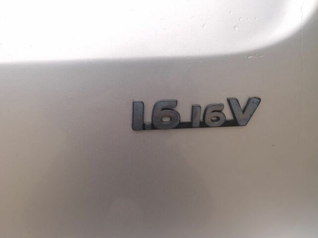 Сірий Дачія Logan, об'ємом двигуна 1.6 л та пробігом 245 тис. км за 4100 $, фото 5 на Automoto.ua