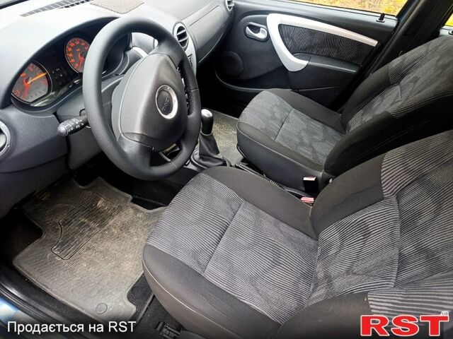 Сірий Дачія Logan, об'ємом двигуна 1.6 л та пробігом 172 тис. км за 5900 $, фото 9 на Automoto.ua