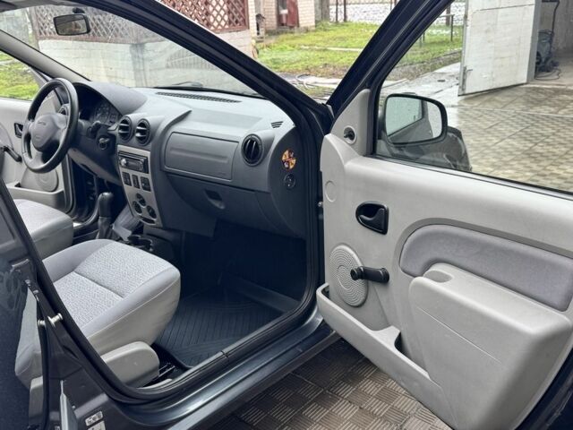 Сірий Дачія Logan, об'ємом двигуна 1.6 л та пробігом 114 тис. км за 6200 $, фото 13 на Automoto.ua