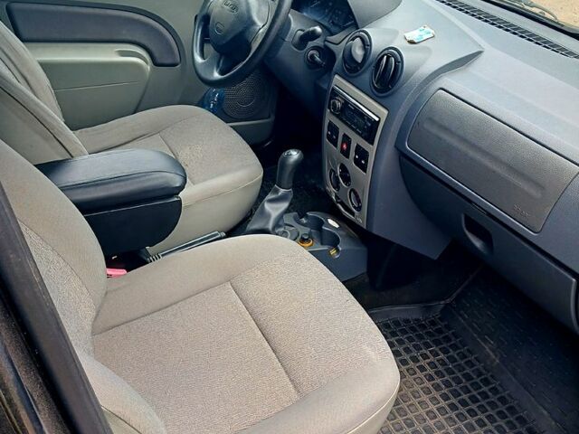 Серый Дачия Логан, объемом двигателя 1.6 л и пробегом 205 тыс. км за 5500 $, фото 6 на Automoto.ua