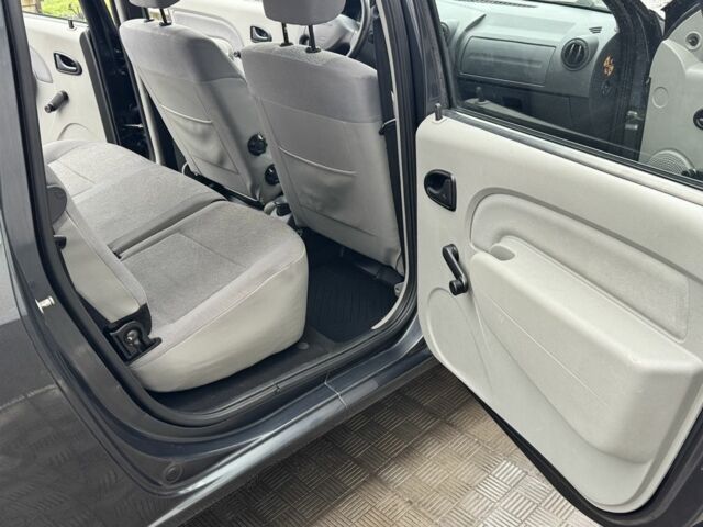 Сірий Дачія Logan, об'ємом двигуна 1.6 л та пробігом 114 тис. км за 6200 $, фото 10 на Automoto.ua