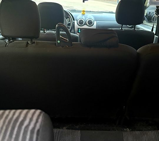 Серый Дачия Логан, объемом двигателя 1.6 л и пробегом 328 тыс. км за 5850 $, фото 9 на Automoto.ua