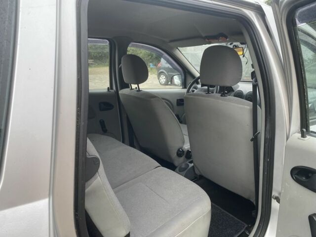 Сірий Дачія Logan, об'ємом двигуна 1.6 л та пробігом 221 тис. км за 5300 $, фото 7 на Automoto.ua