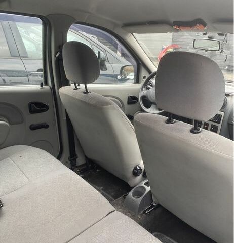 Сірий Дачія Logan, об'ємом двигуна 1.6 л та пробігом 221 тис. км за 5300 $, фото 2 на Automoto.ua