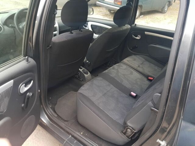 Серый Дачия Логан, объемом двигателя 0 л и пробегом 210 тыс. км за 5800 $, фото 6 на Automoto.ua