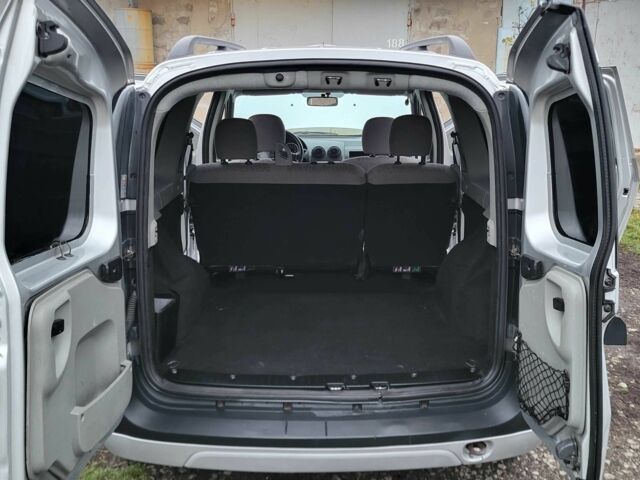 Серый Дачия Логан, объемом двигателя 1.6 л и пробегом 164 тыс. км за 5300 $, фото 7 на Automoto.ua