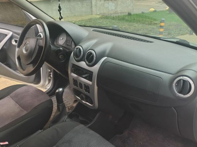 Сірий Дачія Logan, об'ємом двигуна 1.6 л та пробігом 245 тис. км за 4100 $, фото 14 на Automoto.ua