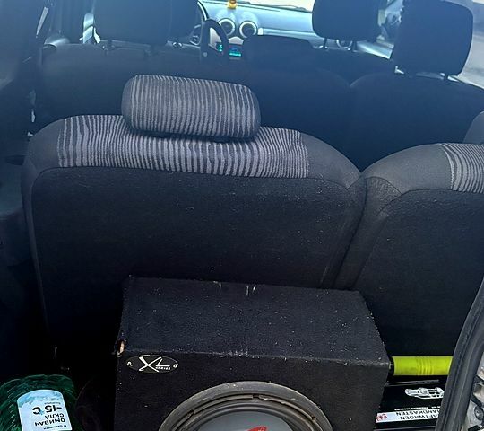 Серый Дачия Логан, объемом двигателя 1.6 л и пробегом 328 тыс. км за 5850 $, фото 8 на Automoto.ua