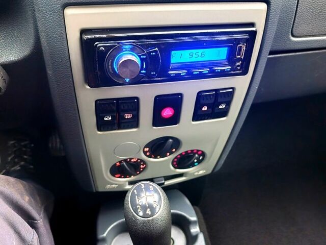 Сірий Дачія Logan, об'ємом двигуна 1.6 л та пробігом 160 тис. км за 5650 $, фото 11 на Automoto.ua