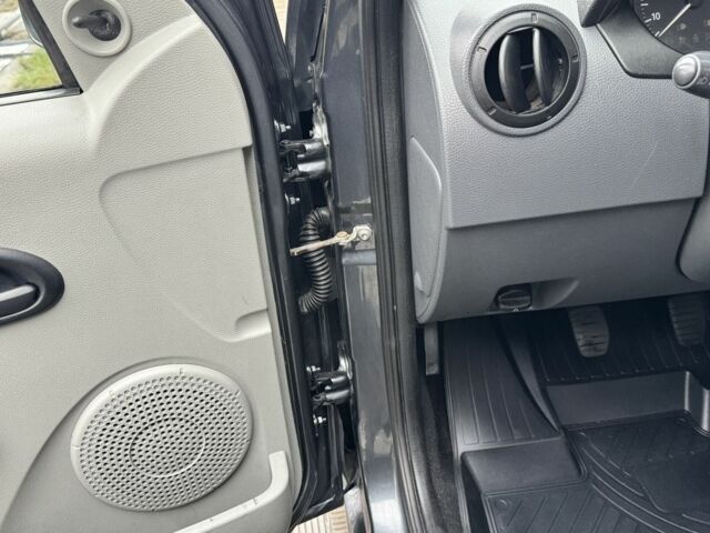 Серый Дачия Логан, объемом двигателя 1.6 л и пробегом 114 тыс. км за 6200 $, фото 18 на Automoto.ua